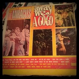 SMOKEY ROBINSON & THE MIRACLES AWAY WE AGOGO